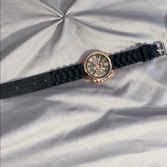 Women’s Watch - Picture 2 of 6